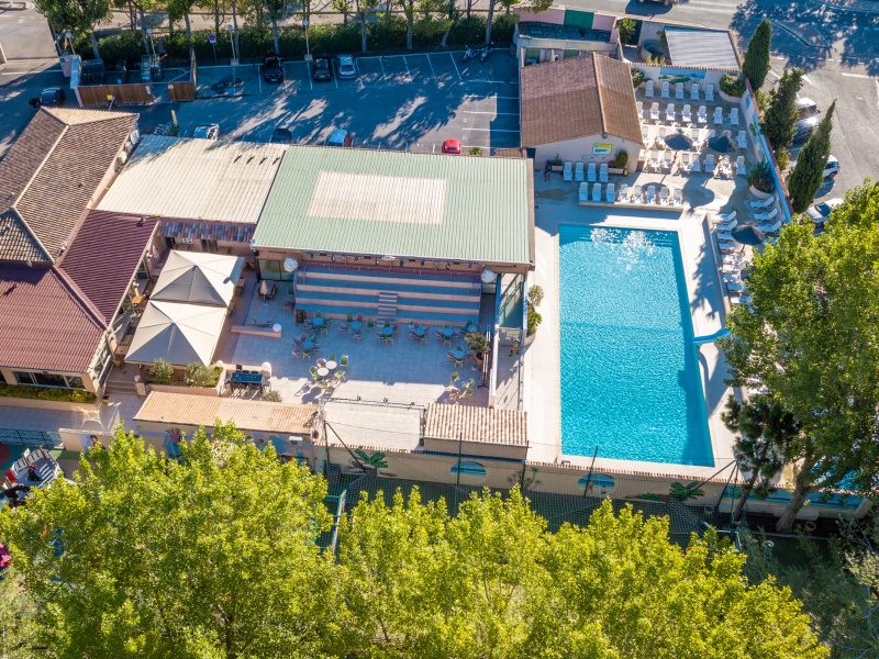 Vue aérienne du camping Abri de Camargue