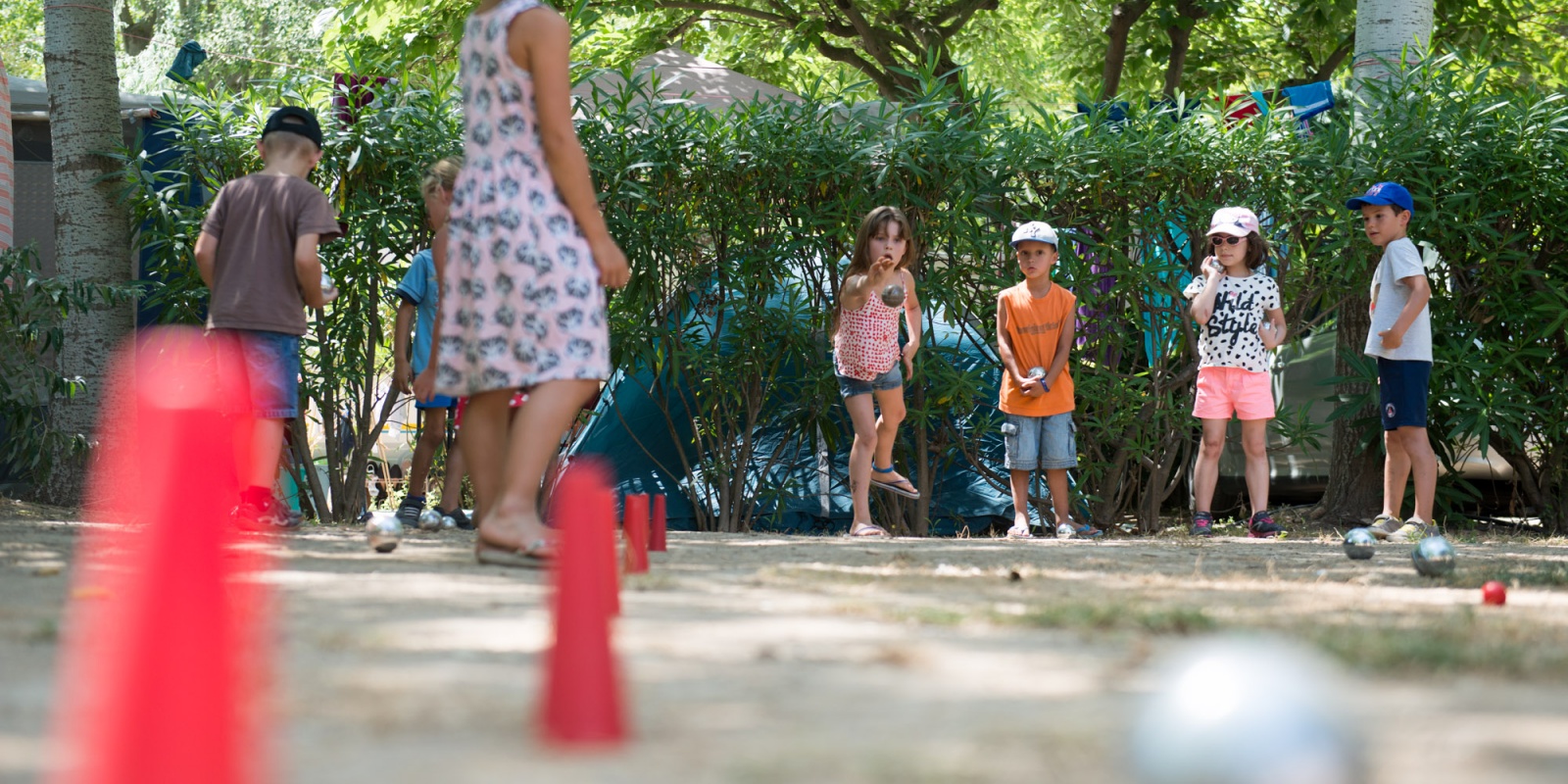 Le plein air au club enfants