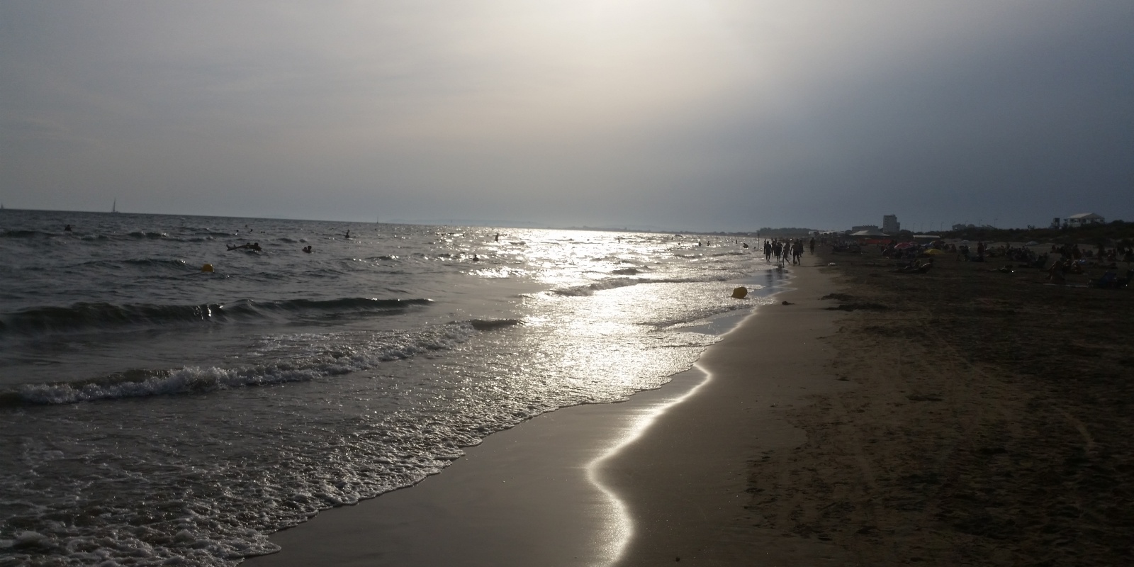 Plage du Grand Travers, à quelques minutes du Camping Abri de Camargue